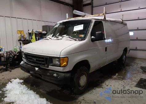 2005 Ford E-250 Commercial/Recreational z USA, uszkodzony, nr VIN 1FTNE24L55HA43393
